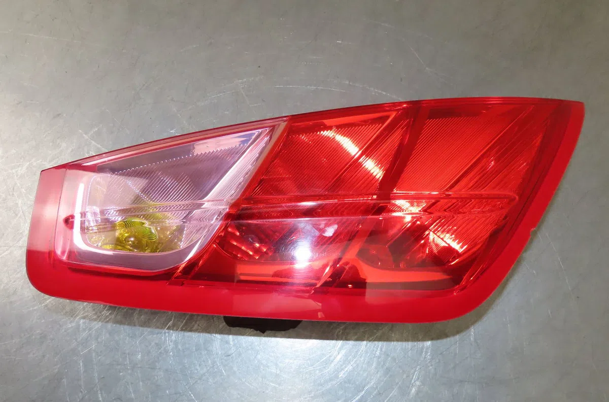 Feu arrière gauche Fiat GRANDE PUNTO (199_) 1.4 (199axb11, 199axb1a, 199bxb1a, 199axl1a) (2005-2015) occasion