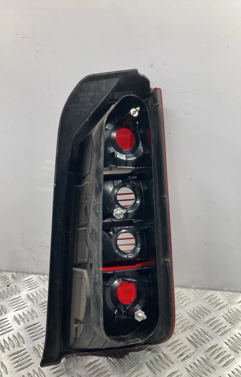 Feu arrière gauche FIAT IDEA PHASE 1 occasion