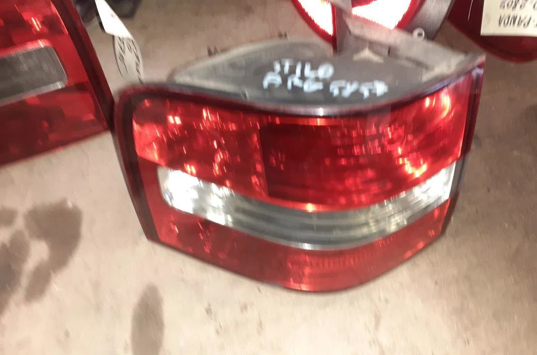 Feu arrière gauche FIAT STILO BREAK occasion