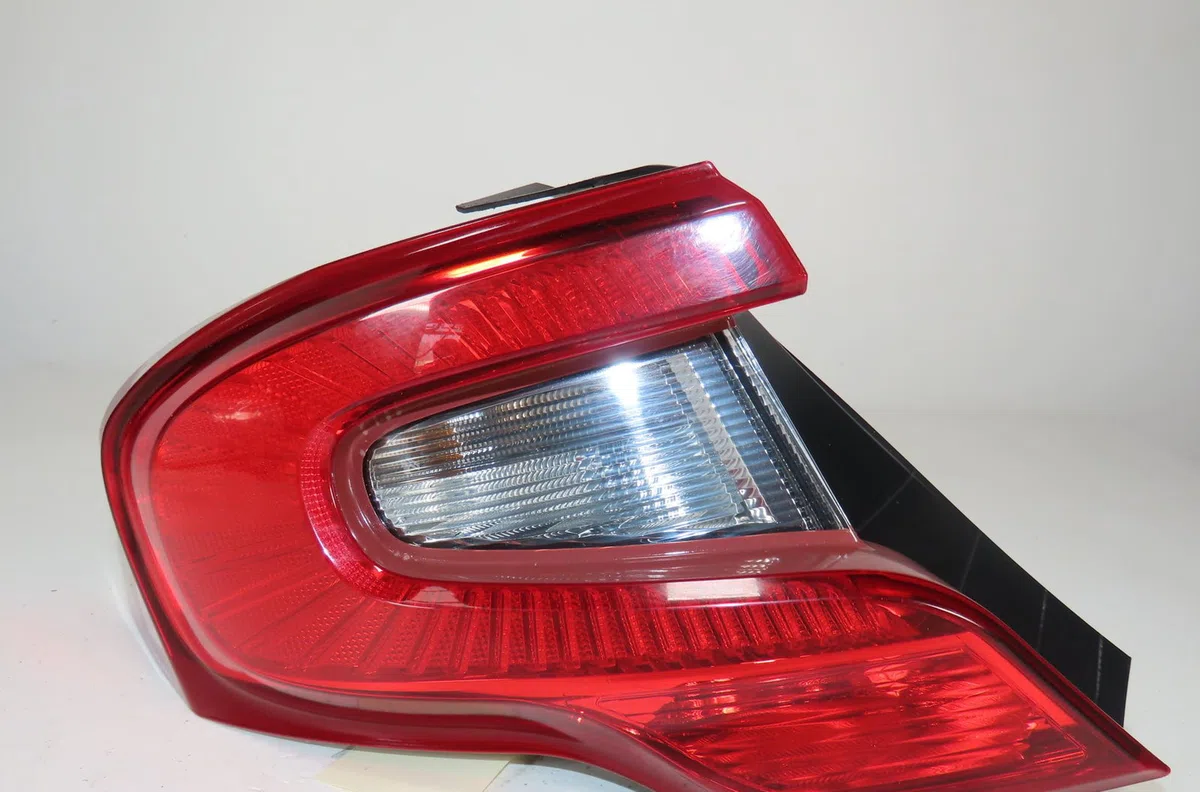 Feu arrière gauche Fiat TIPO A trois volumes (356_, 357_) 1.4 (356sxa1b) (2015-2020) occasion