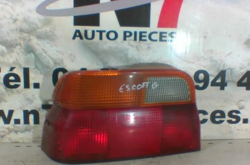Feu arrière gauche FORD ESCORT 5 PHASE 1 occasion