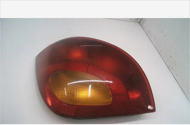 Feu arrière gauche Ford FIESTA IV (JA_, JB_) 1.8 di (2000-2002) occasion