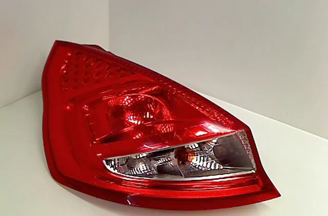 Feu arrière gauche FORD FIESTA VI 1.4 TDCI 68ch occasion