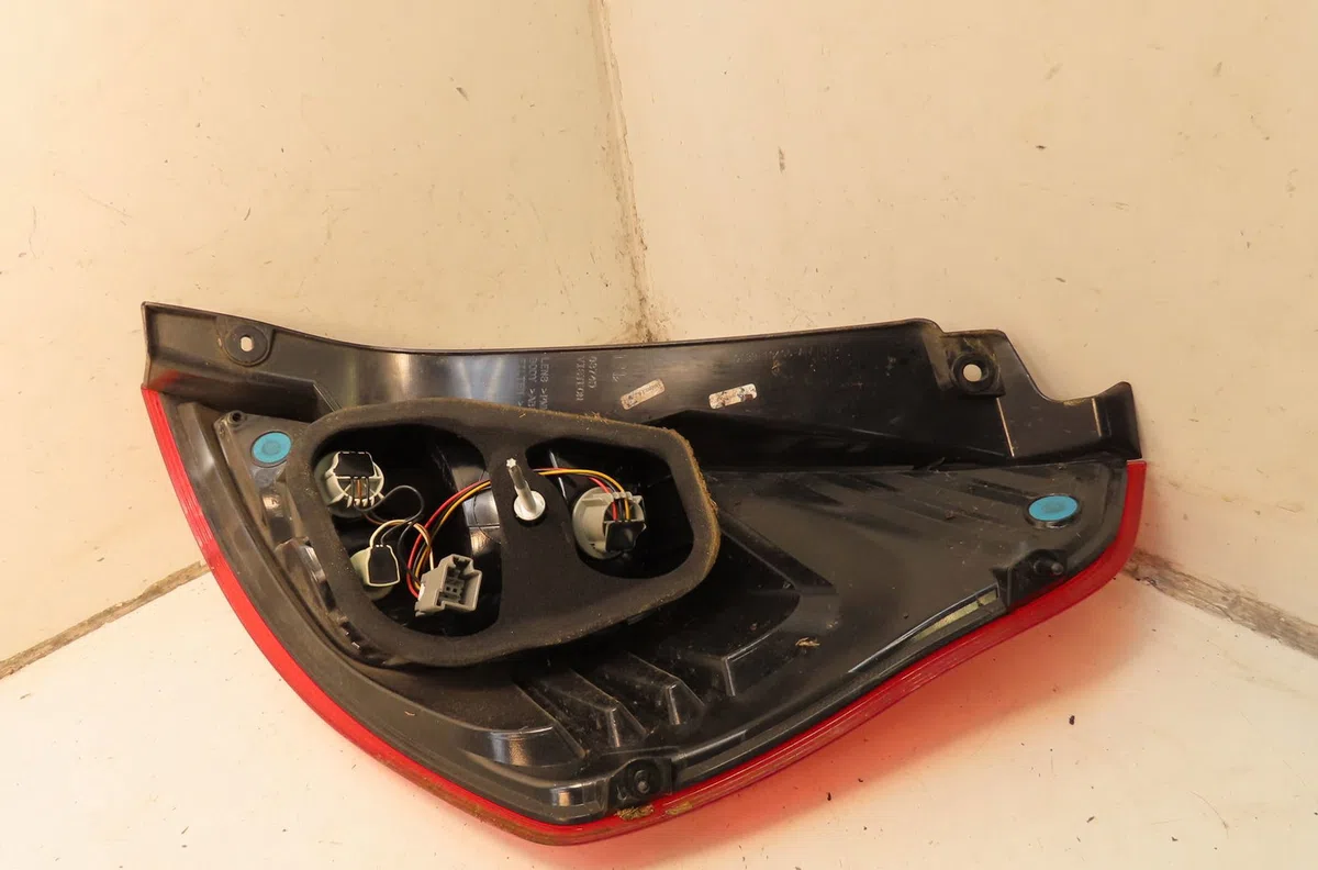 Feu arrière gauche Ford FIESTA VI (CB1, CCN) 1.5 tdci (2012-2017) occasion
