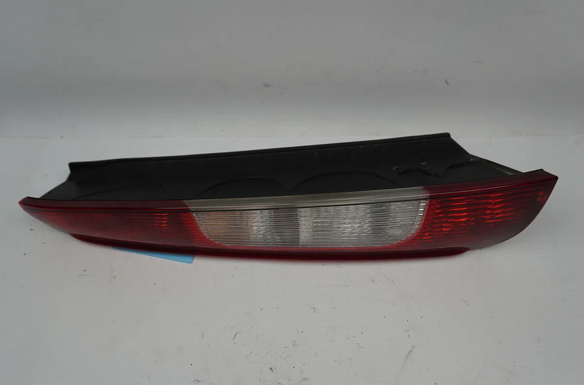 Feu arrière gauche Ford FOCUS C-MAX (DM2) 2.0 tdci (2003-2007) occasion