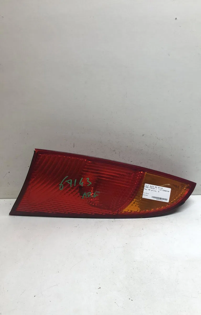 Feu arrière gauche Ford FOCUS I (DAW, DBW) 1.6 16v (1998-2004) occasion