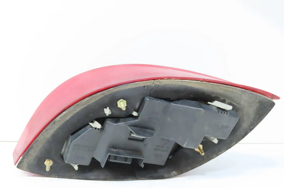 Feu arrière gauche Ford KA (RB_) 1.3 i rocam (2002-2008) 3 portes occasion