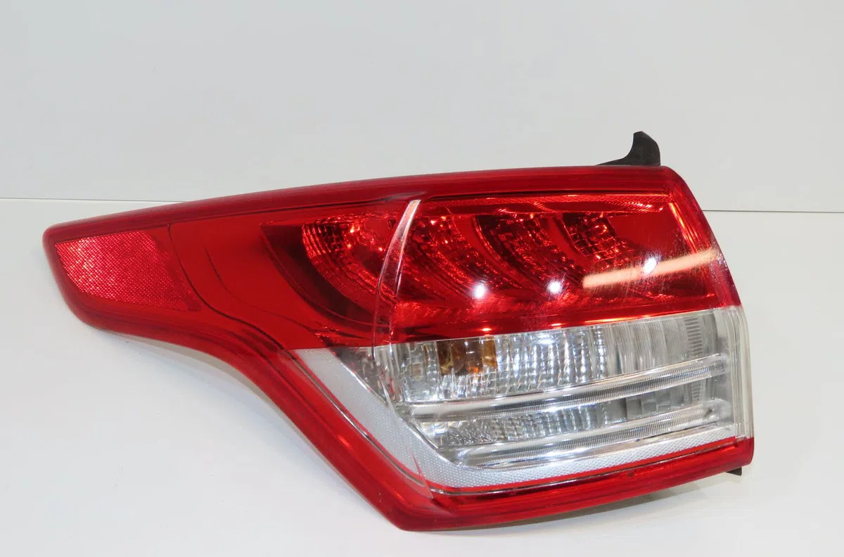 Feu arrière gauche Ford KUGA II (DM2) 2.0 tdci (2013-2014) occasion