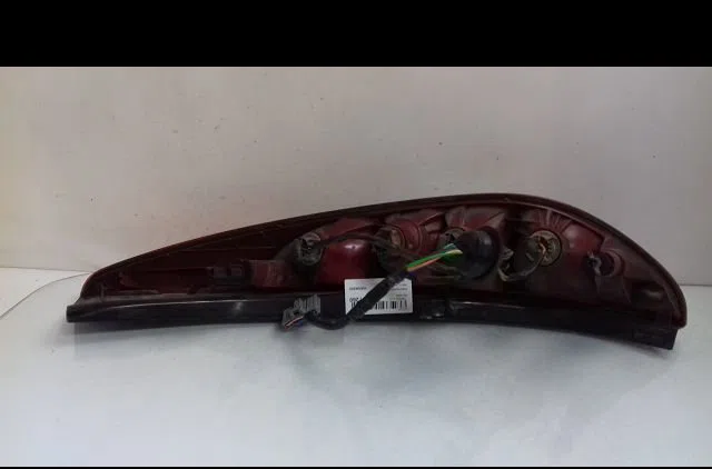 Feu arrière gauche Ford MONDEO III Clipper (BWY) 2.0 tdci (2001-2007) occasion