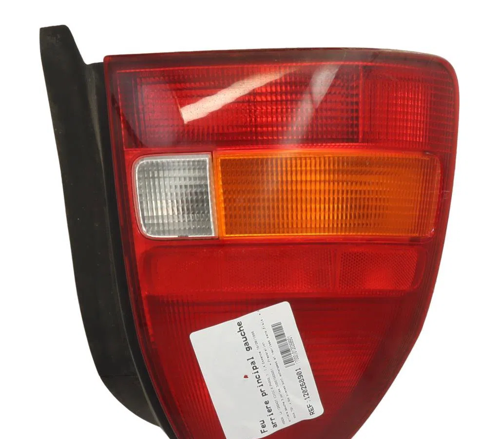 Feu arrière gauche Honda CIVIC VI Hatchback (EJ, EK) 1.4 i s (ej9) (1995-2001) occasion