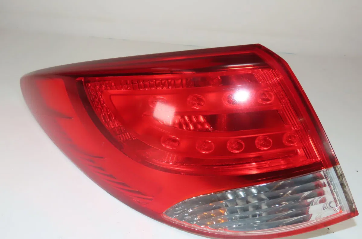 Feu arrière gauche Hyundai Ix35 (LM, EL, ELH) 2.0 crdi 4wd (2010) occasion