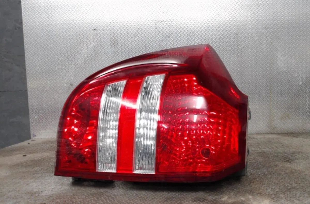 Feu arrière gauche KIA CEE-D 1 SPORT WAGON CEE-D 1 SPORT WAGON PHASE 1 BREAK occasion