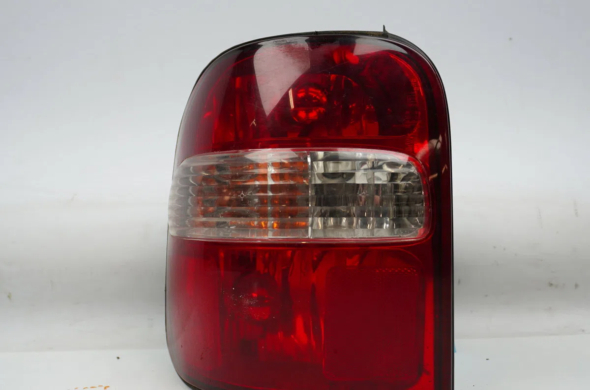 Feu arrière gauche Kia SPORTAGE SUV (K00) 2.0 td 4wd (1997-2003) occasion