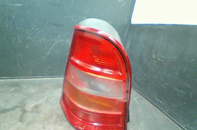 Feu arrière gauche Mercedes-benz CLASSE A (W168) A 170 cdi (168.008) (1998-2001) occasion