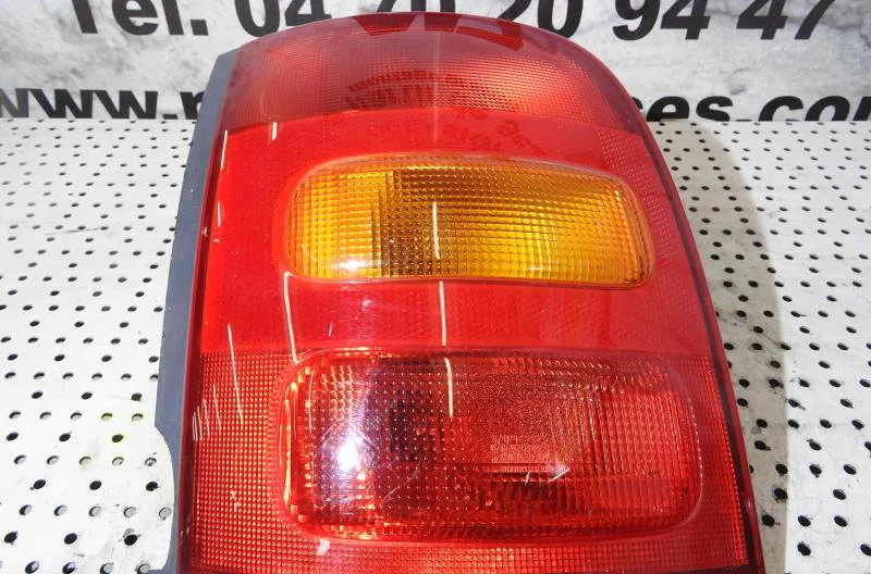 Feu arrière gauche NISSAN MICRA 2 PHASE 3 occasion
