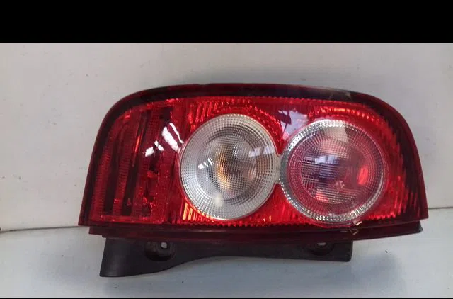 Feu arrière gauche Nissan MICRA III (K12) 1.5 dci (2003-2010) occasion