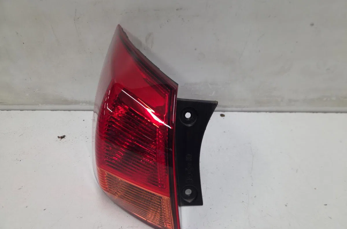Feu arrière gauche NISSAN QASHQAI 1 PHASE 1 occasion