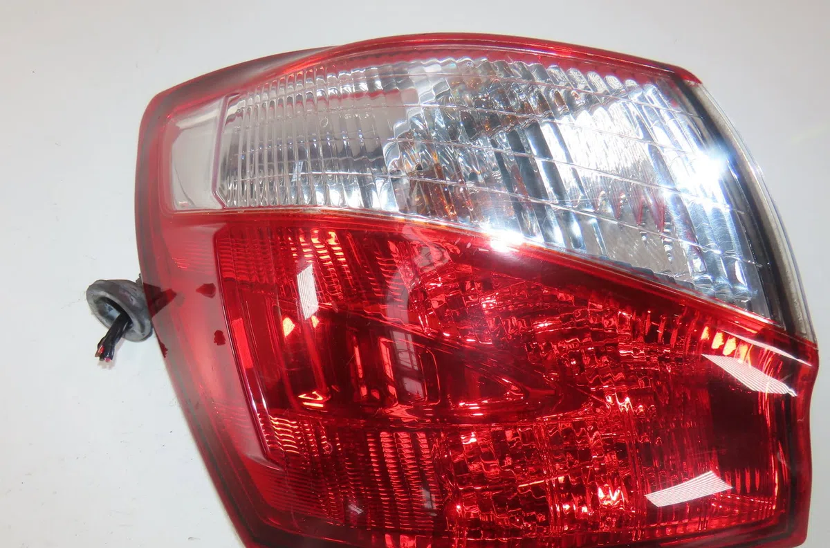 Feu arrière gauche Nissan QASHQAI - QASHQAI 2 I (J10, NJ10, JJ10E) 1.5 dci (2010-2013) 5 portes occasion