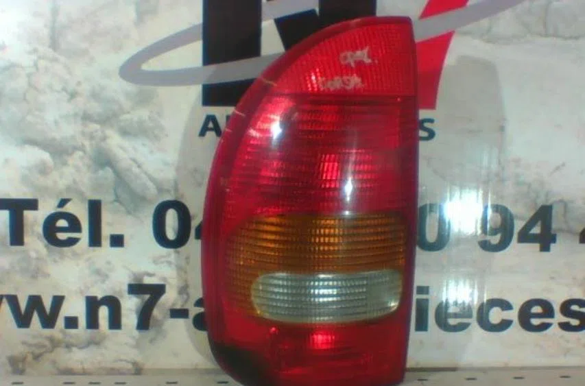 Feu arrière gauche OPEL CORSA B PHASE 1 occasion