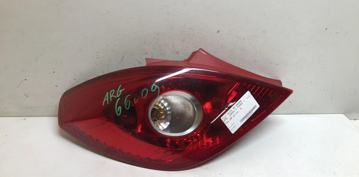 Feu arrière gauche OPEL CORSA D PHASE 1 occasion