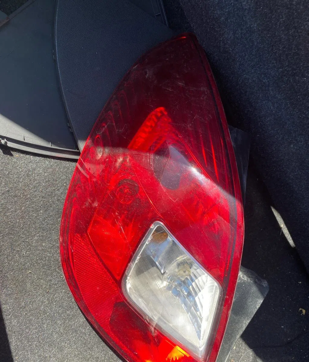 Feu arrière gauche OPEL CORSA D PHASE 2 occasion