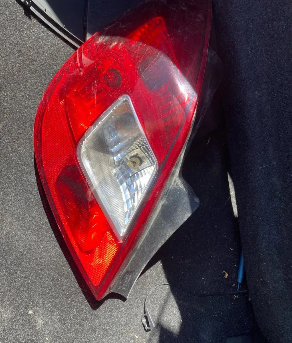 Feu arrière gauche OPEL CORSA D PHASE 2 occasion