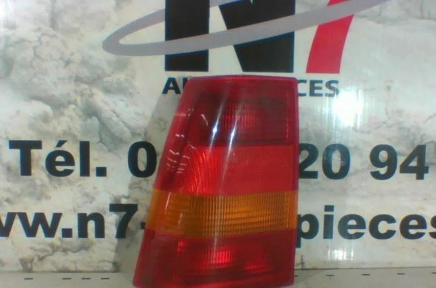 Feu arrière gauche OPEL KADETT E occasion