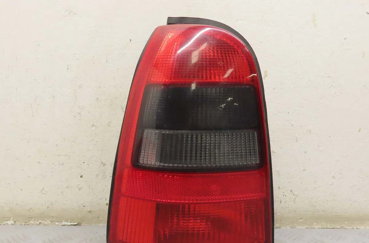 Feu arrière gauche Opel VECTRA B Break (J96) 2.0 dti 16v (f35) (1997-2003) occasion