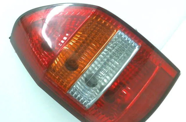 Feu arrière gauche Opel ZAFIRA A Monospace (T98) 2.2 dti 16v (f75) (2002-2005) 5 portes occasion