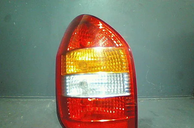 Feu arrière gauche Opel ZAFIRA A Monospace (T98) 2.2 dti 16v (f75) (2002-2005) 5 portes occasion