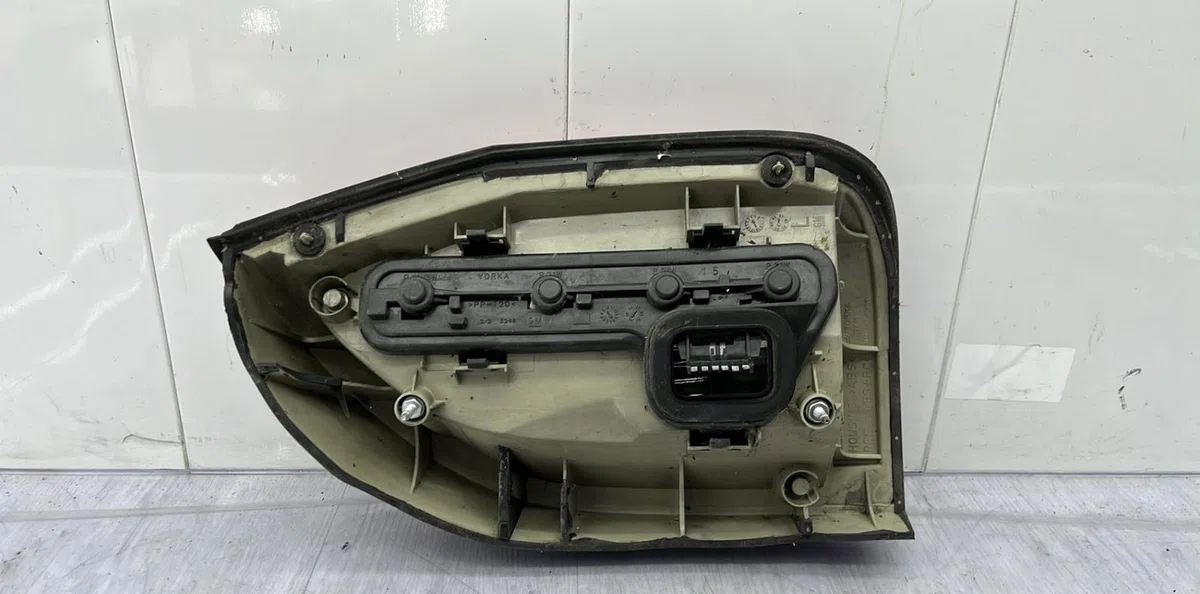 Feu arrière gauche OPEL ZAFIRA A PHASE 1 occasion
