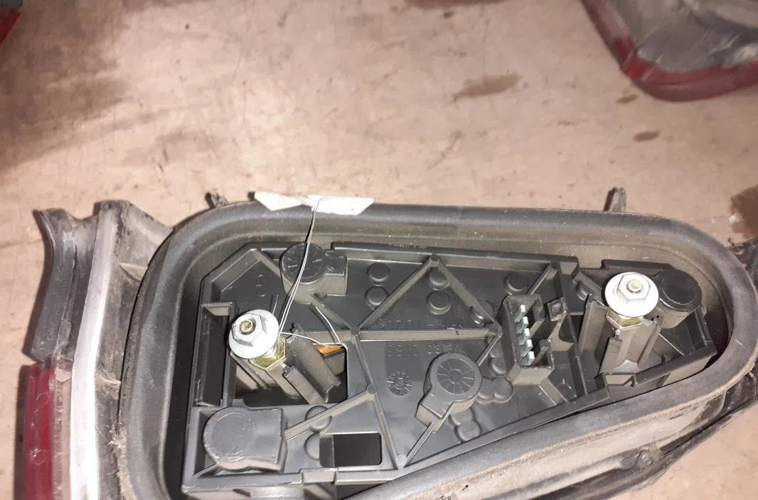 Feu arrière gauche Peugeot 106 I (1A, 1C) 1.0 (1991-1996) occasion