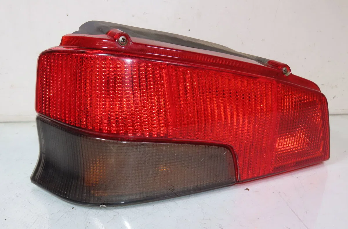 Feu arrière gauche Peugeot 106 I (1A, 1C) 1.1 (1991-1996) occasion