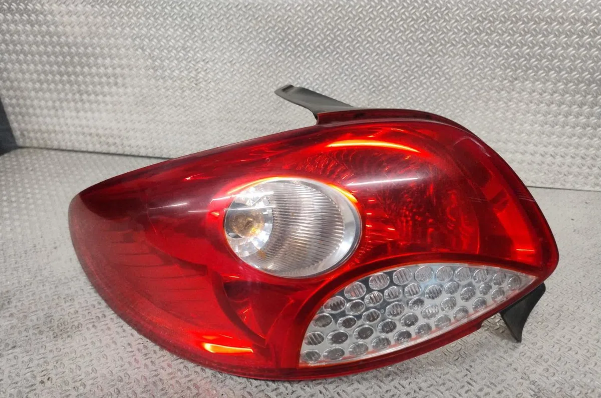 Feu arrière gauche PEUGEOT 206  206 occasion