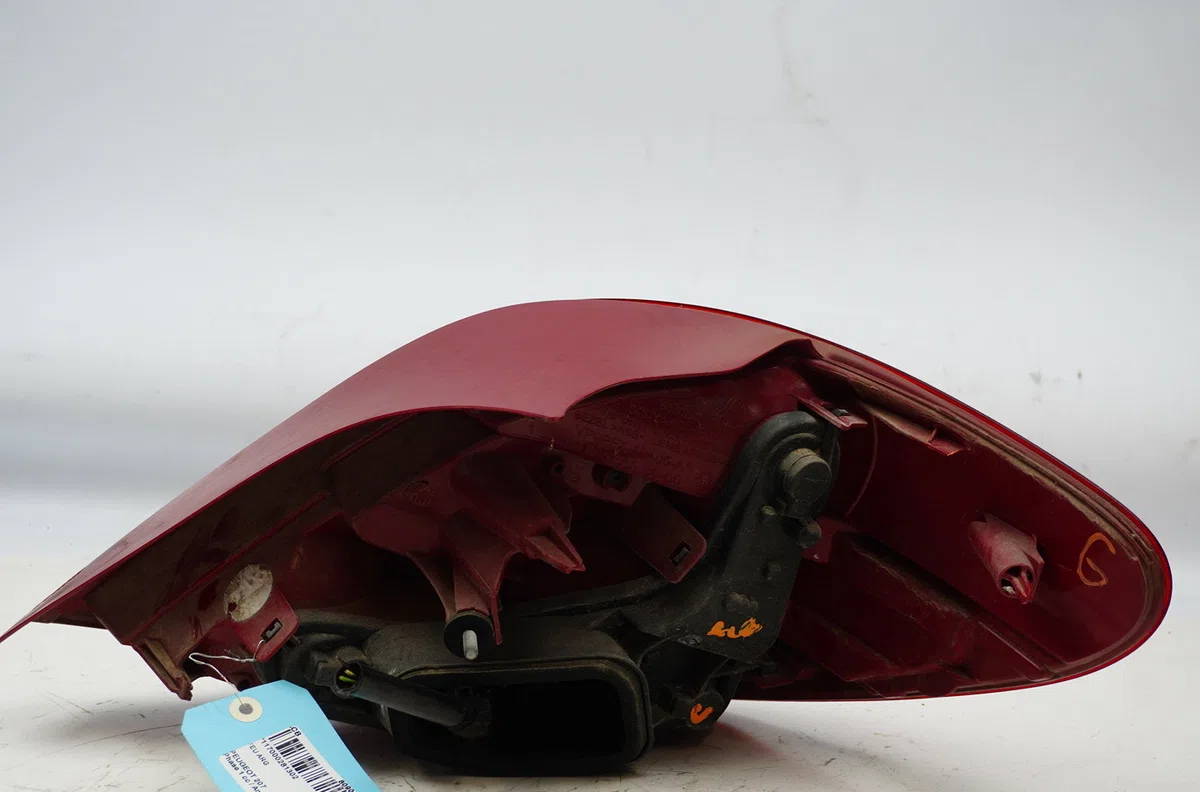 Feu arrière gauche Peugeot 207-207 (WA_, WC_) 1.4 16v (2006-2013) 3 portes occasion