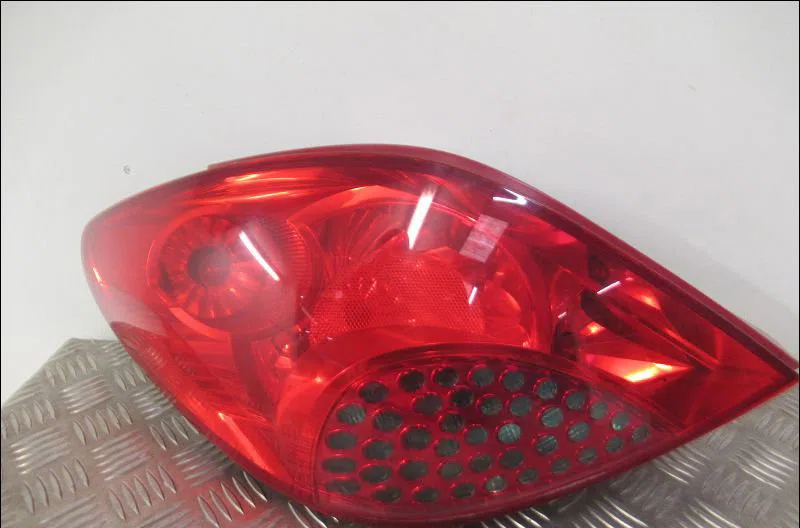 Feu arrière gauche Peugeot 207-207 (WA_, WC_) 1.4 hdi (2006-2015) 5 portes occasion