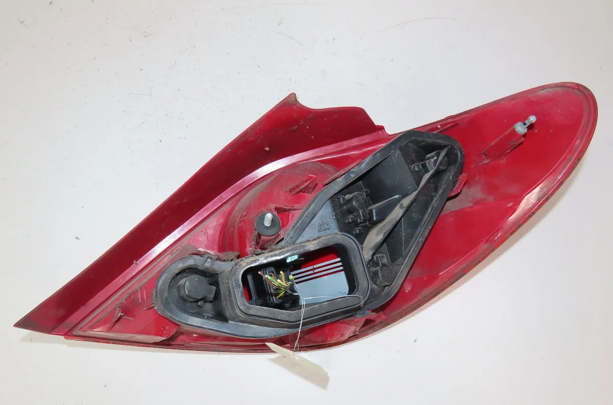 Feu arrière gauche Peugeot 207-207 (WA_, WC_) 1.4 hdi (2006-2015) 5 portes occasion