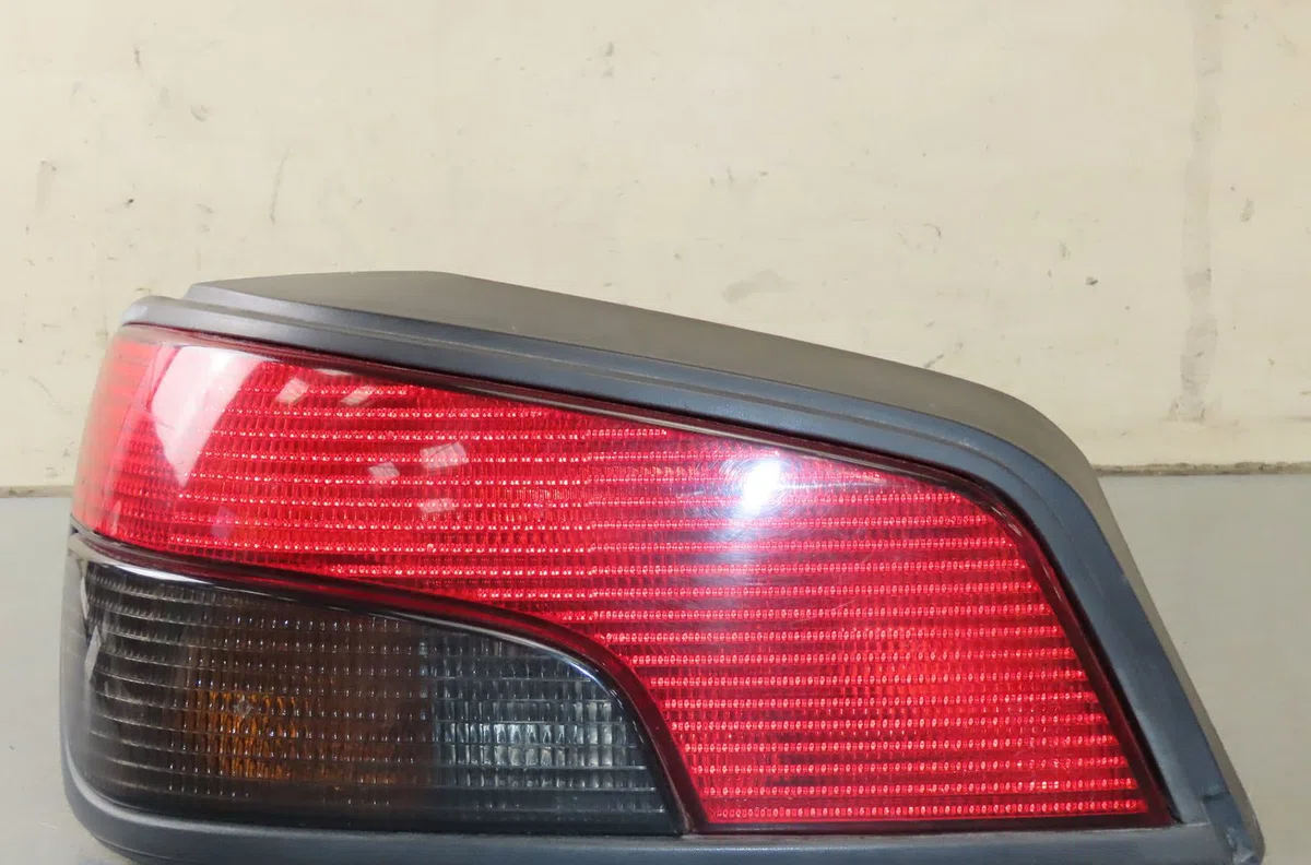 Feu arrière gauche Peugeot 306 3-5 portes (7A, 7C, N3, N5) 2.0 s16 (1993-2001) occasion