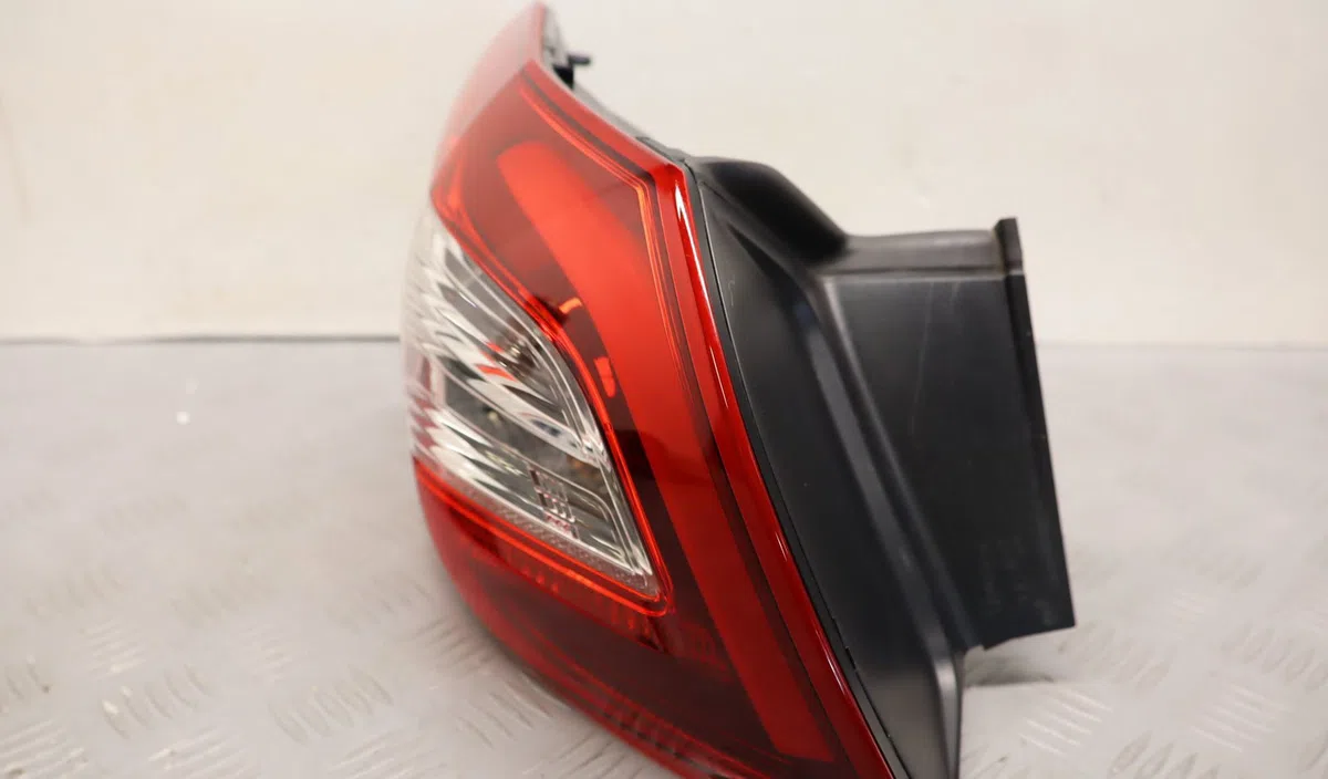 Feu arrière gauche Peugeot 308 II (LB_, LP_, LW_, LH_, L3_) 1.6 thp 125 (2013-2021) occasion
