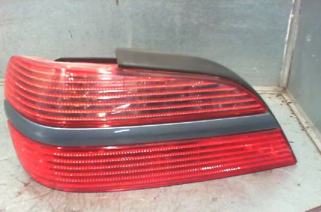 Feu arrière gauche PEUGEOT 406 2001 occasion