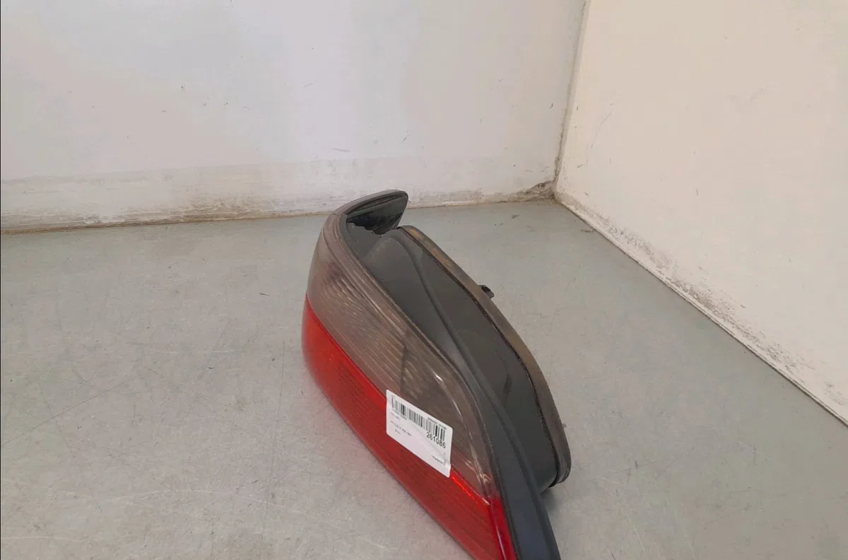Feu arrière gauche Peugeot 406 (8B) 1.6 (1995-2004) occasion
