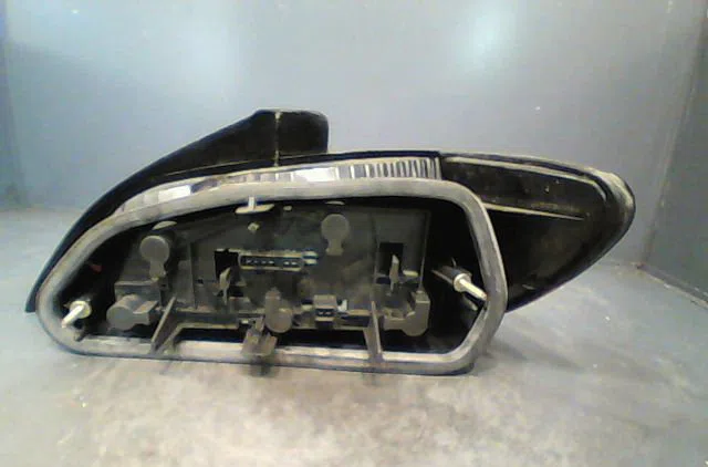Feu arrière gauche PEUGEOT 406 Phase 1 10-1995--04-1999 occasion