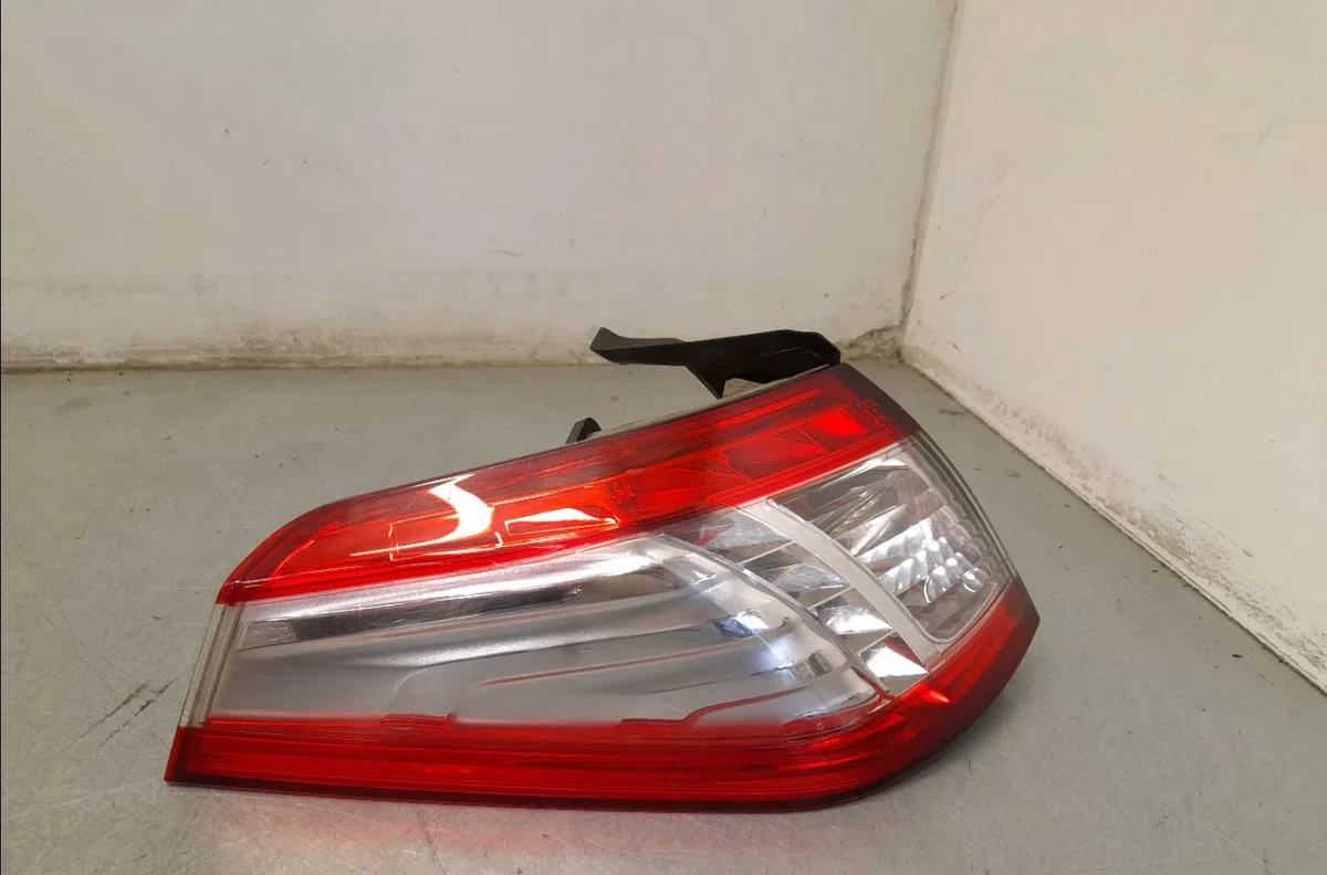 Feu arrière gauche Peugeot 508 SW I (8E_) 1.6 bluehdi 120 (2014-2018) occasion