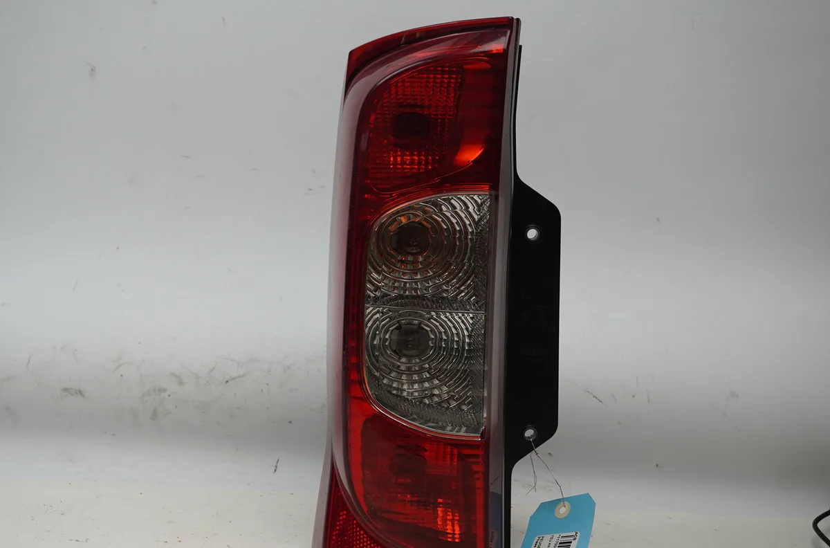 Feu arrière gauche Peugeot BIPPER TEPEE 1.4 hdi (2008) occasion