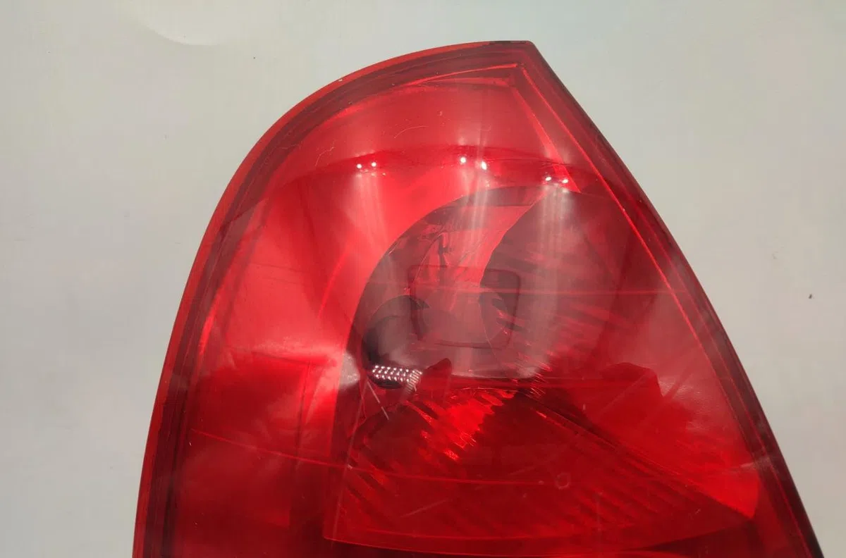 Feu arrière gauche RENAULT CLIO 2 PHASE 2 occasion