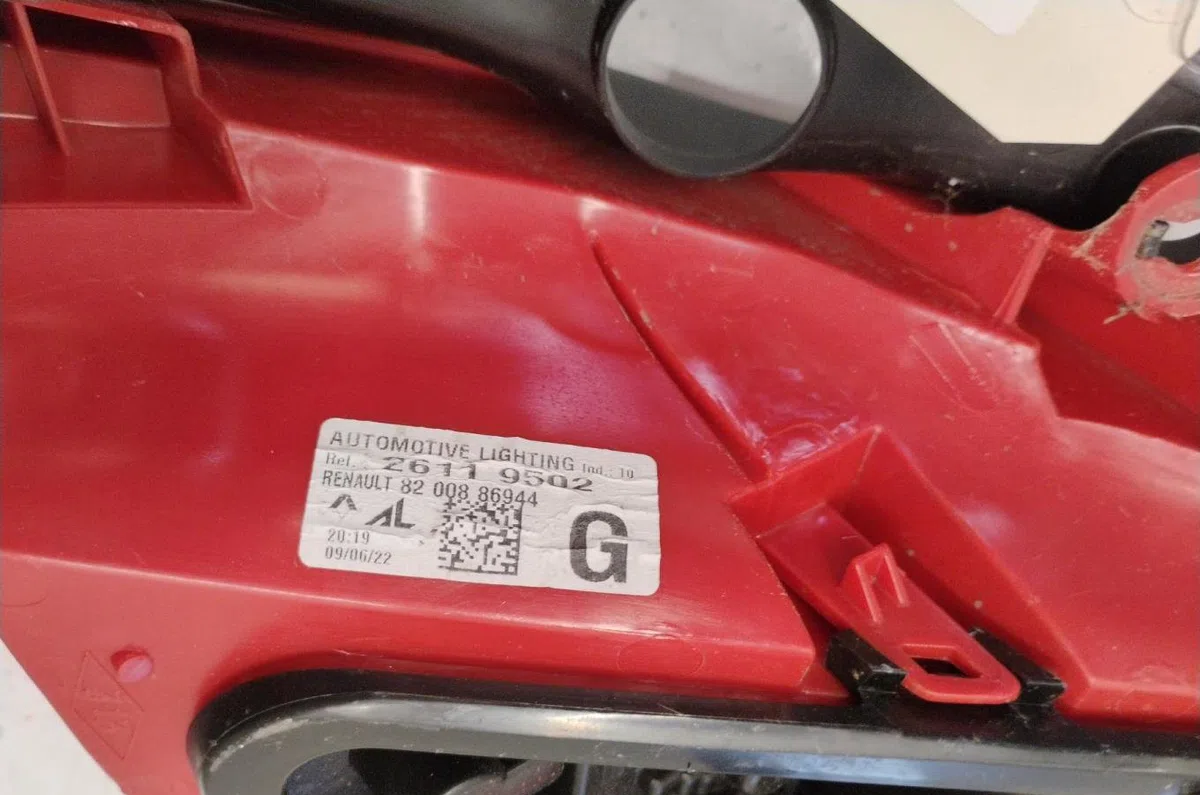 Feu arrière gauche RENAULT CLIO 3 PHASE 2 occasion