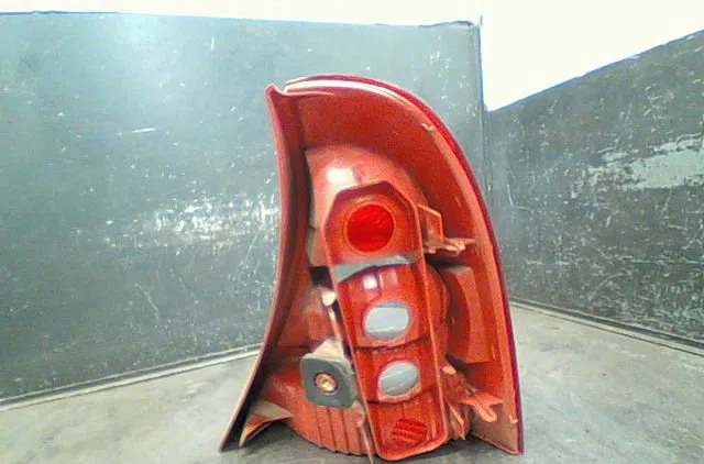 Feu arrière gauche Renault CLIO II (BB_, CB_) 1.2 (bb0a, bb0f, bb10, bb1k, bb28, bb2d, bb2h, cb0a,... (1998-2010) 5 port