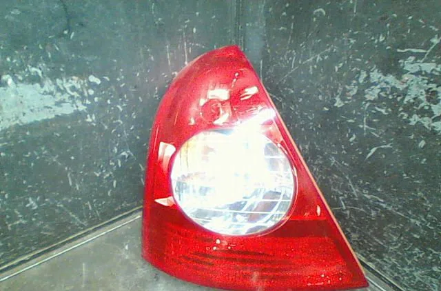 Feu arrière gauche Renault CLIO II (BB_, CB_) 1.5 dci (b-cb07) (2001-2009) 3 portes occasion