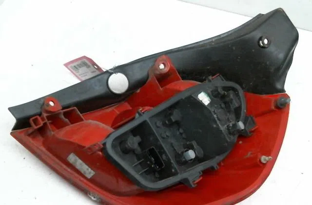 Feu arrière gauche Renault CLIO III (BR0-1, CR0-1) 1.2 16v (br02, br0j, br11, cr02, cr0j, cr11) (2005-2014) 5 portes occ