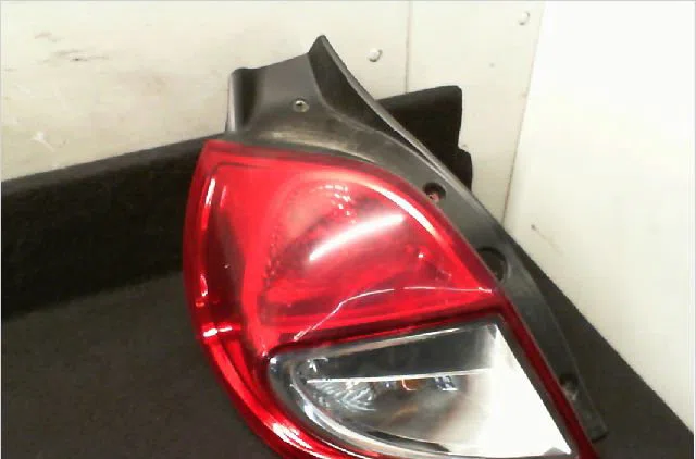 Feu arrière gauche Renault CLIO III (BR0-1, CR0-1) 1.2 16v (br02, br0j, br11, cr02, cr0j, cr11) (2005-2014) 5 portes occ